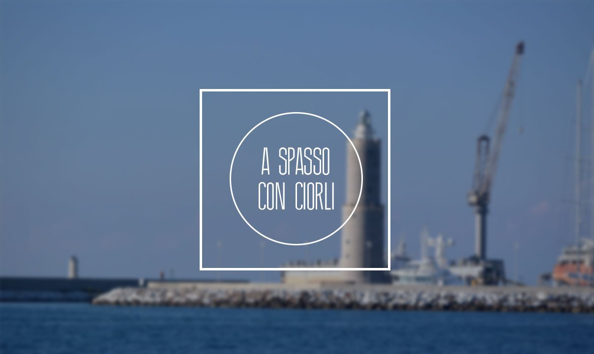 A Spasso Con Ciorli: Fronte del Porto