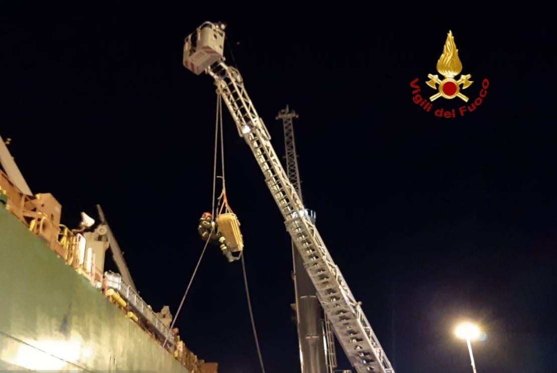 Operaio ferito a bordo di una nave