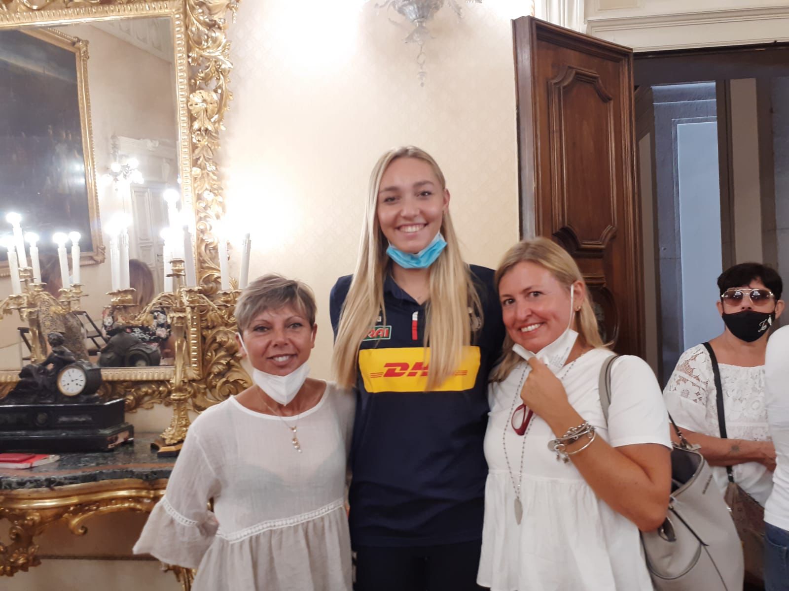 Elena Pietrini premiata dal Sindaco