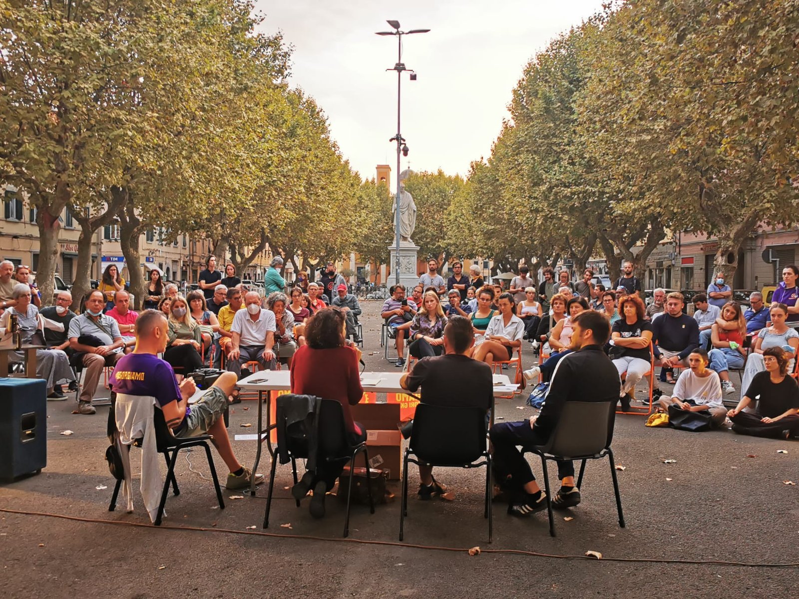 Potere al Popolo, grande partecipazione al dibattito sul lavoro