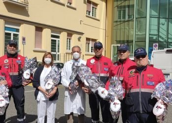 L’ Associazione Nazionale Carabinieri ha donato le uova pasquali ai piccoli pazienti di pediatria