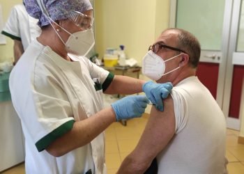Spartaco Sani: “ecco perchè fare la quarta dose di vaccino”