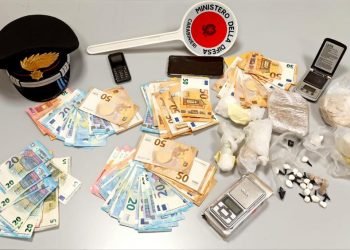 Colpito da un malore in strada viene arrestato per detenzione di sostanze stupefacenti