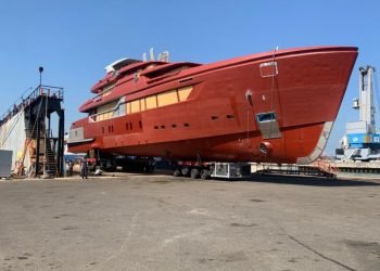 Domani 11 maggio verrà varato dalla Gestione Bacini di Livorno un yacht da 44 metri