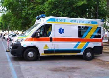 Scontro auto-scooter in Corso Amedeo: nonna e nipote in ospedale