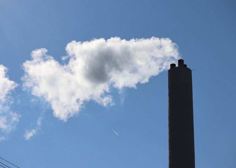 Maleodoranze causate dall’area industriale di Stagno e dal porto: “Collesalvetti Livorno e Pisa devono fare fronte comune”