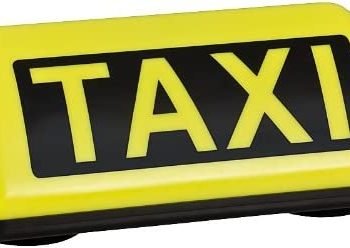 Sanzione e ritiro della patente al tassista abusivo
