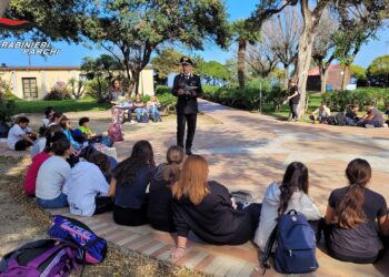 I Carabinieri Forestali diffondono la cultura ambientale con gli incontri in aula
