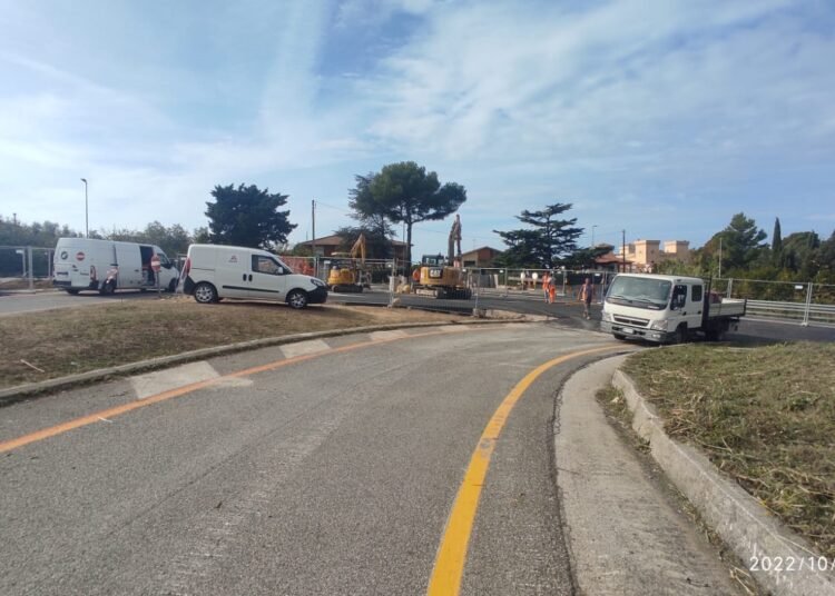A Montenero è entrata in funzione la rotatoria provvisoria