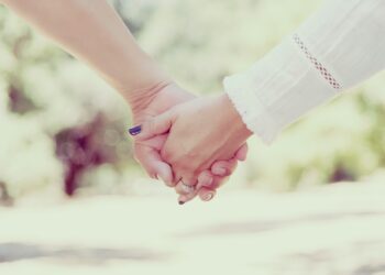 Un flash mob a sostegno delle donne iraniane