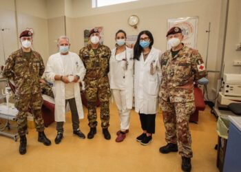 90 militari della Folgore al centro trasfusionale per donare sangue e plasma