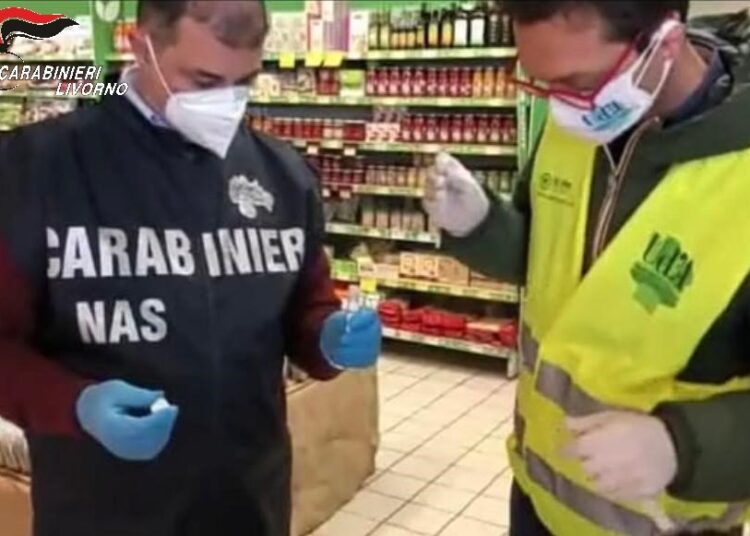 I Nas multano un circolo privato e un supermercato