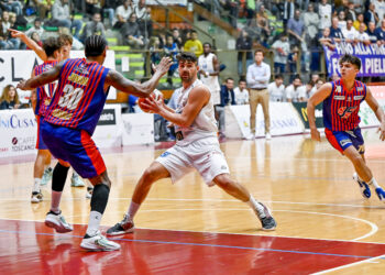 Pielle stasera alle 20,30 di scena a Varese