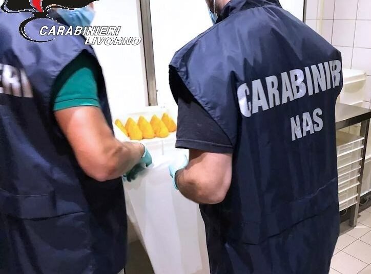 I NAS chiudono una pizzeria per scarse condizioni igieniche e lavoro nero