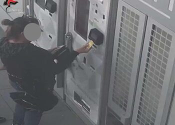 Rosignano Marittimo fermata 48enne:  effettuava acquisti con un bancomat smarrito da un concittadino