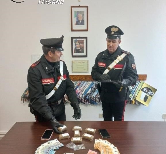 Spaccio di stupefacenti, arrestata coppia a Cecina