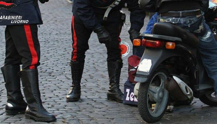 Due sedicenni fermati a bordo di un motorino rubato