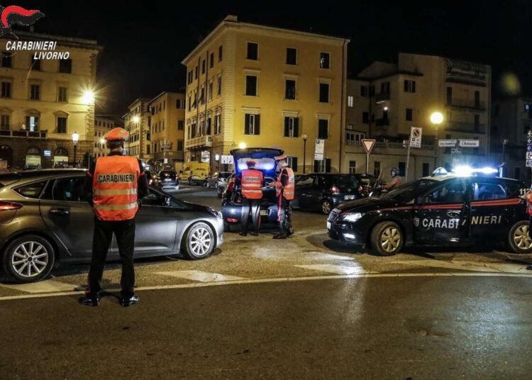 26enne rapina una donna in piazza della Repubblica