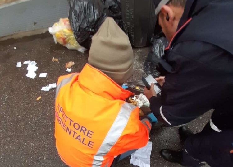 Oltre 3 tonnellate di rifiuti abbandonati sono state rinvenute in varie zone della città