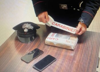 Arrestato 34enne sorpreso per le vie del centro con 1,2 kg di cocaina