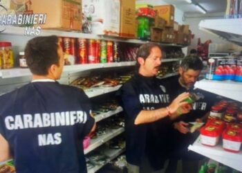 Cosmetici con etichetta non conforme alla normativa europea, sanzionato un commerciante