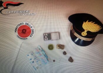Quindicenne denunciato per detenzione di sostanze stupefacenti e banconote false
