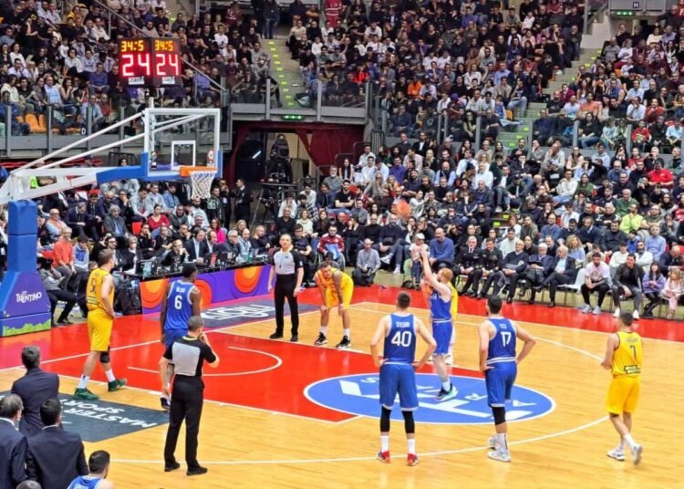 Basket: in 8000 per l’Italia che batte l’Ucraina 85-75