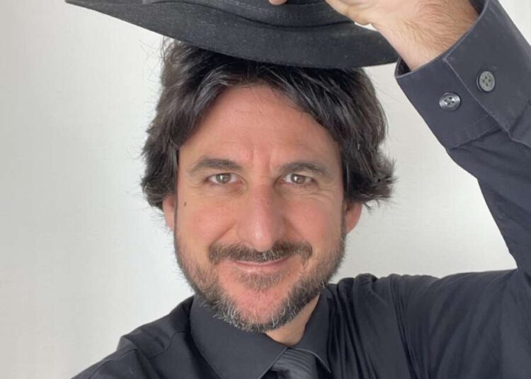 Il protagonista del monologo di Giogio Gabel "Il Grigio" in scena al Teatro Vertigo