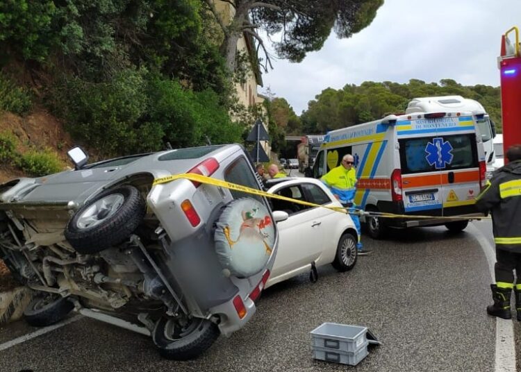 Scontro tra due auto