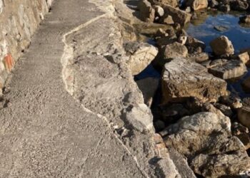 Lavori alla passeggiata Jana a Quercianella: chiusa fino a domani venerdì 23 giugno