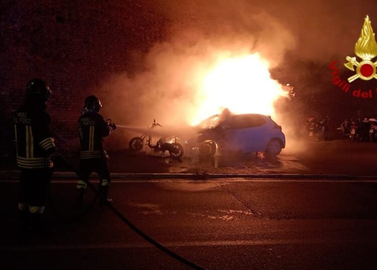 Incendio in via della Cinta esterna