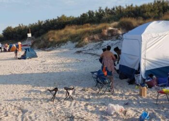 Tenda alle spiagge bianche