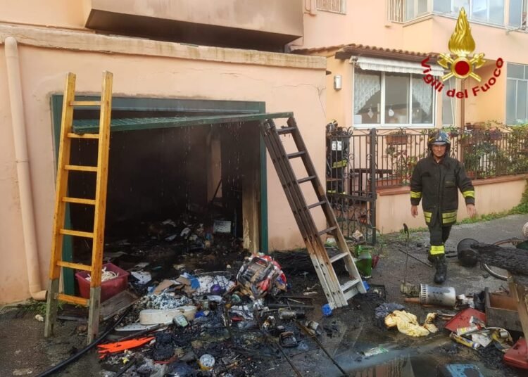 Incendio in via catalani