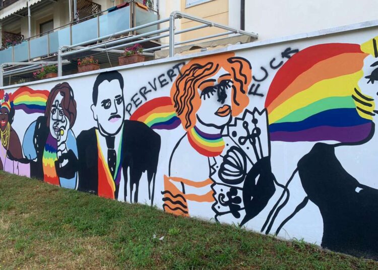 Imbrattato il murale a tema LGBTQIA+