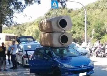 Viaggiava senza assicurazione