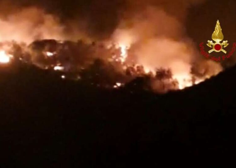 Incendio a Rio nell'Elba