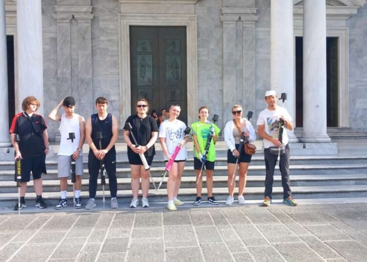 Piazza Grande pulita dai mozziconi di sigaretta