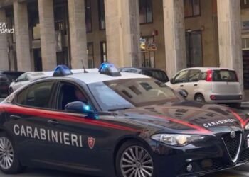 Ruba 170 euro dalla cassa