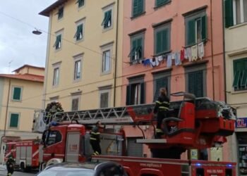 Parziale crollo di un tetto in Via Garibaldi