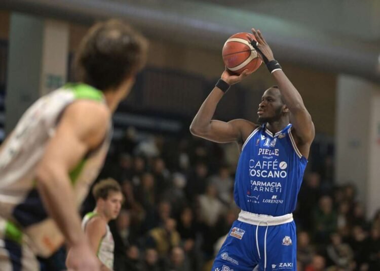 La Pielle passeggia a Sant’Antimo: 82-65