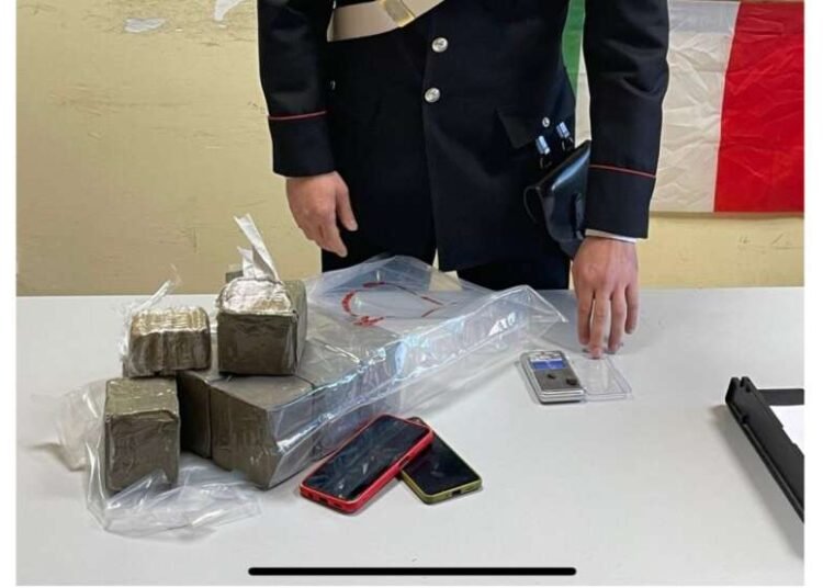 Fermato 45enne con 5 Kg di hashish