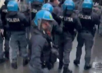 Cariche della Polizia