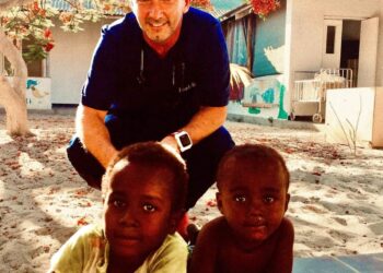 La Onlus Cuore Matto dona un ecografo al Burundi e festeggia a Bolgheri insieme a Riccardo Fogli