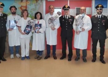 Uova di Pasqua per i piccoli degenti di pediatria da parte dell’arma dei Carabinieri