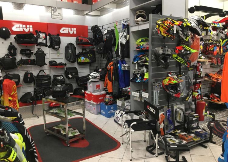 Dal 1983 nel mondo del motociclismo: Di Liberti Ricambi