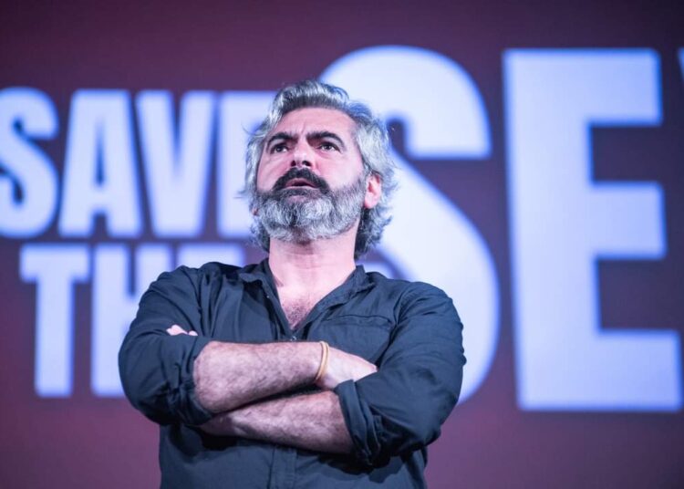 Santomauro replica lo spettacolo God Save The Sex mercoledì 7 agosto alle 21,30 a Villa Trossi