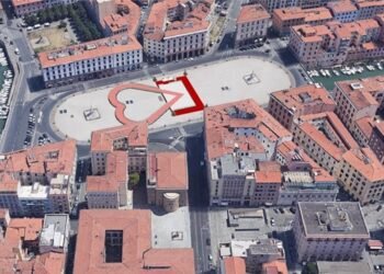 Natale: aperta la pista del ghiaccio in Piazza della Repubblica