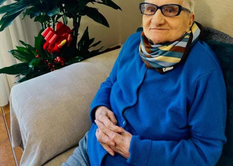 Cento candeline per nonna Deva