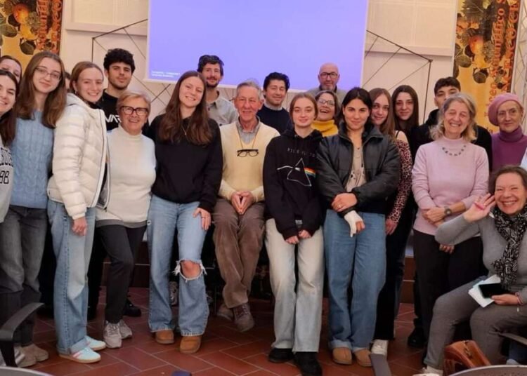 Al ‘Cecioni’ studenti “ambasciatori del digitale” per la Terza Età