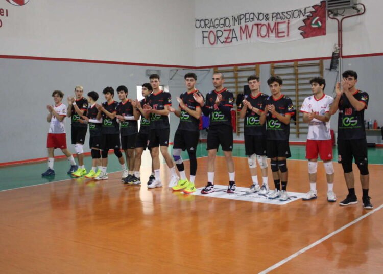 Pallavolo, è il giorno del derby Tomei-Torretta